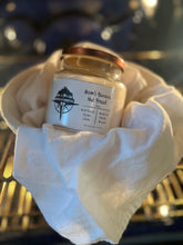 Load image into Gallery viewer, Mom's Banana Nut Bread - Soy Candle